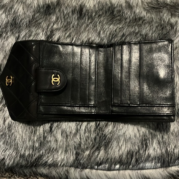 CHANEL QUILTED DOUBLE SNAP WALLET - Picture 9 of 16